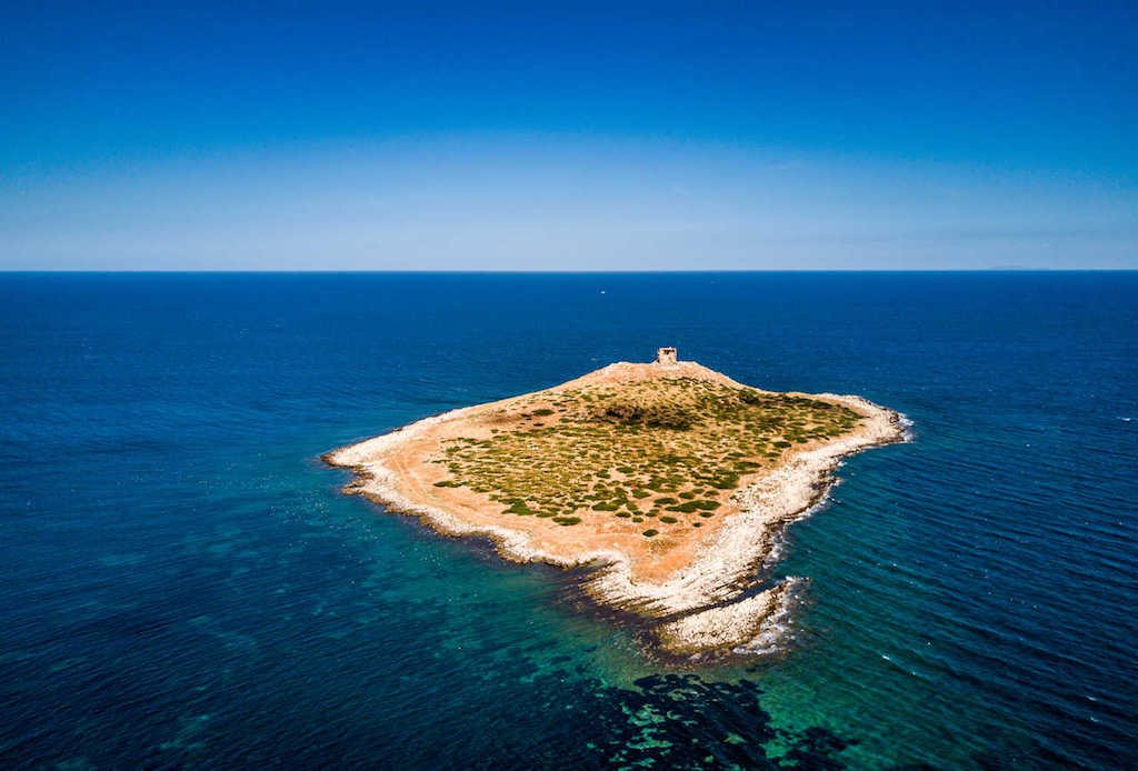 La rete fantasma di Isola delle Femmine: panorama dell'isolotto