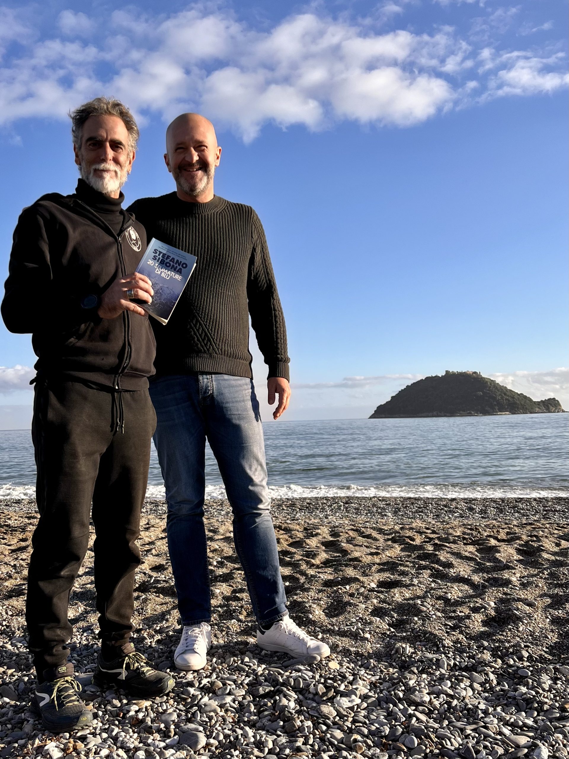 Immersione alla Gallinara: con Alberto Balbi, il mio libro e la Gallinara sullo sfondo